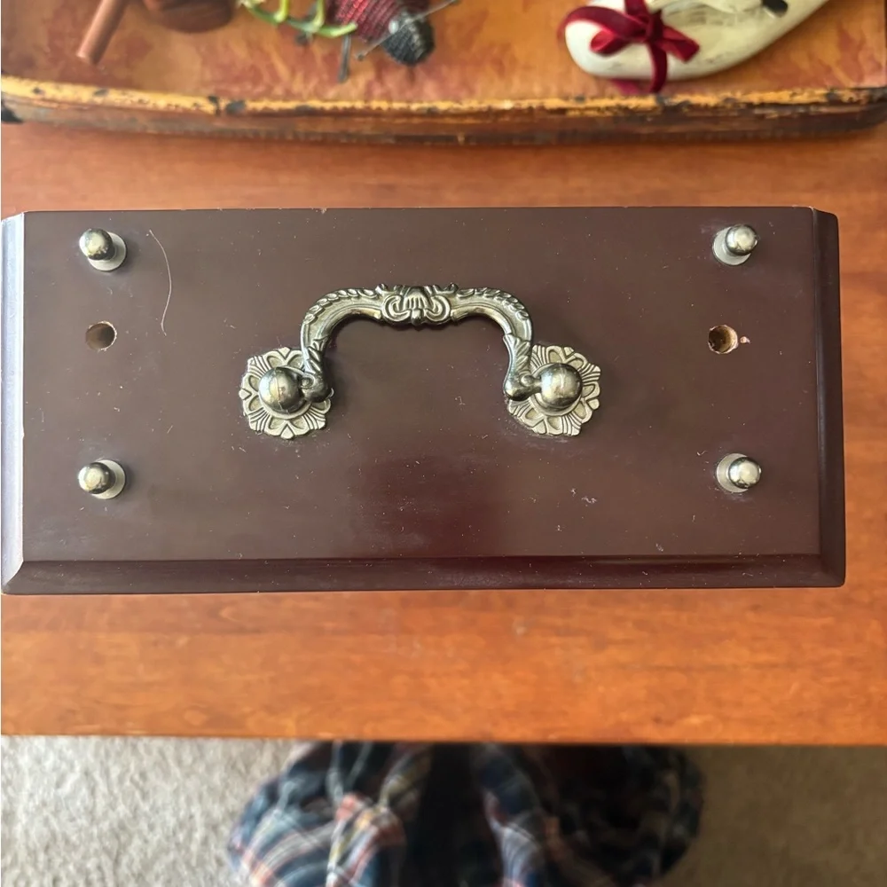 Wallace Silversmiths carriage mantle clock w mahogany finish